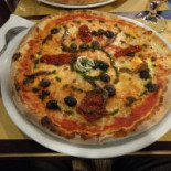 Gusto Tondo food