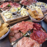 Gusto Tondo food