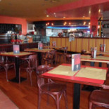 Red Pub Pizzeria Pub) Dentro