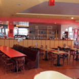 Red Pub Pizzeria Pub) Dentro