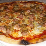 Pizzeria Ar Colosseo food
