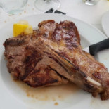 Leon Al Cavallino Rosso food