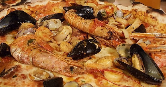 Servii E Riverii Pizzeria Nourriture