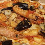 Servii E Riverii Pizzeria Nourriture