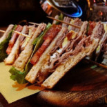 Pub Crazy Dog Comida