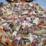 Pizzeria Ricomincio Da Tre food