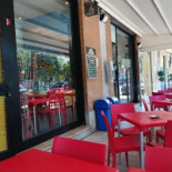 Gnam À l'intérieur