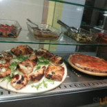 Pizza E Sgomma food