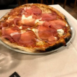 Pizzeria Metropolis food