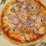 Pizzeria Metropolis food