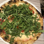 Pizzeria Carinostri food