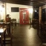 Symposion Pub À l'intérieur