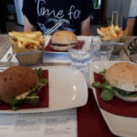 Rufus Rhythm Burger À l'intérieur