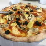 La Cornacchia E Il Mosto food