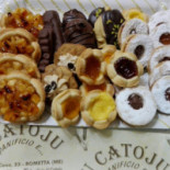 U Catoju food