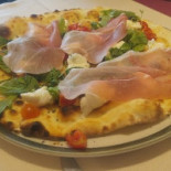 Piccole Ore Pizza E Altro Nourriture