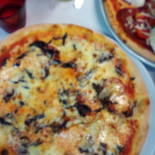 Pizzeria Capri food