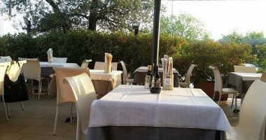 Pizzeria Moro Freoni food