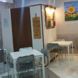 Pizzeria D'asporto Da Caruso inside