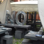 No Cafe' Food