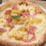 Tipiko Pizzeria Comida