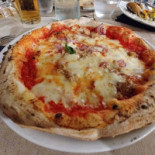 Tipiko Pizzeria Comida