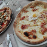 Con Pizza Canne Al Vento food