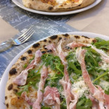 Pizzeria San Benedetto food