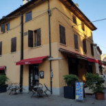 Petalo's Exterior