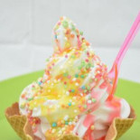 Yogurteria Yolly food