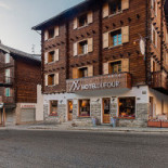 Dufour Dentro