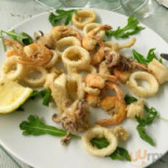 Lo Straniero Comida