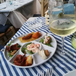 Fish E B&b Food