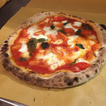 Maxi Pizza food