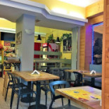 Al Sottopasso À l'intérieur