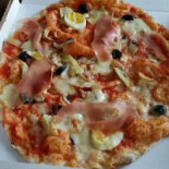 Homer's Pizza food