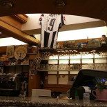 Pizzeria Al, Sole outside