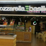 Mozzarella E Basilico Dentro