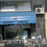 Treccioni Anzio Gelateria Yogurteria inside