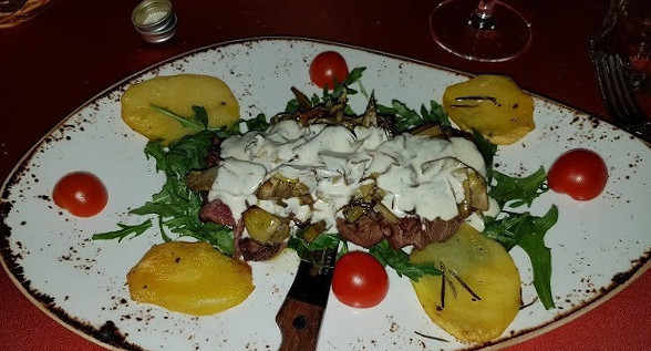 Ara Anua Comida