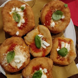 Pizza Cozze E Babà Nourriture