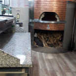 Mondo Pizza food