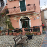 Wolf's Den Da Vittorio Osteria Dentro