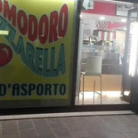 Pizzeria Pomodoro E Mozzarella À l'intérieur