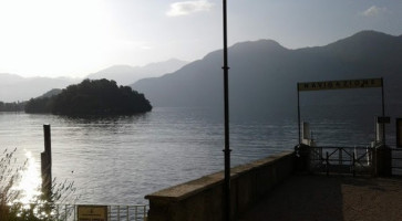 Le Tout Paris inside