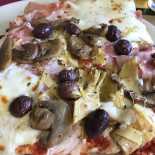 Karma Pizza Al Trancio food