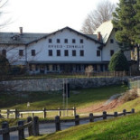 Rifugio Cainallo outside