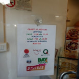 Attenti A Quei 2 Nourriture