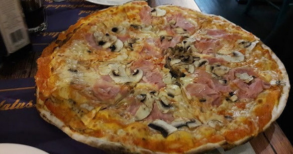 Original Pizza Vespucci Nourriture