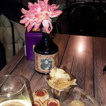 Dejavu Cafe' Dentro